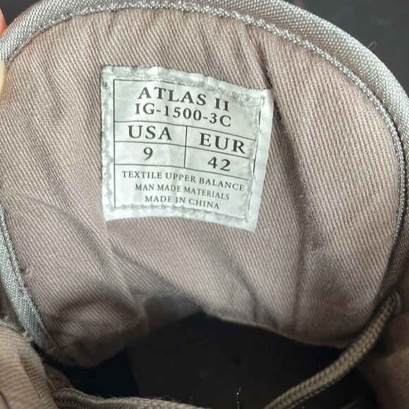 Size 9 VLADO high top shoes - Picture 4 of 14